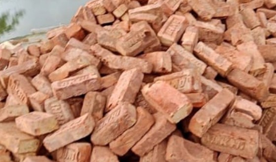 আশাশুনির মহিষকুড় আশ্রায়ন প্রকল্পের নির্মান কাজে অনিয়মের অভিযোগ