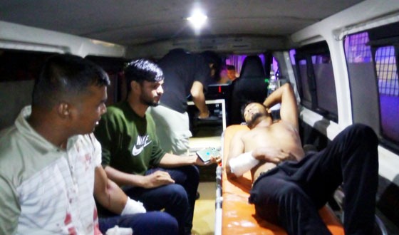 কমলগঞ্জ-শ্রীমঙ্গল সড়কে গাছ ফেলে ডাকাতি, আহত ২০