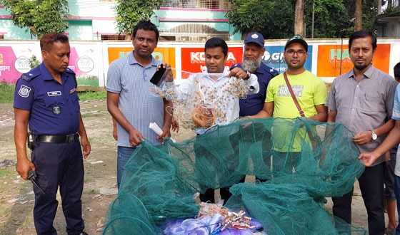 সিংড়ায় সাত লাখ টাকার চায়না ও কারেন্ট জাল জব্দ