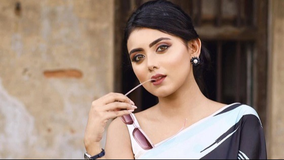 এবার এক সিনেমাতেই সাতটি চরিত্রে দেখা যাবে ইধিকাকে