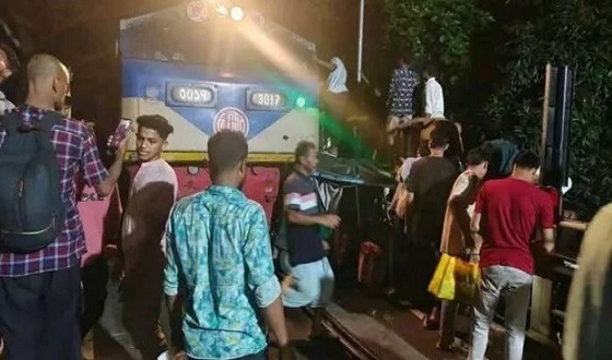 কালুরঘাট সেতুতে দুর্ঘটনায় চালক পলাতক