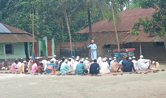 ঈদ উদযাপন করল বিরামপুরে ১৫ গ্রামের মানুষ