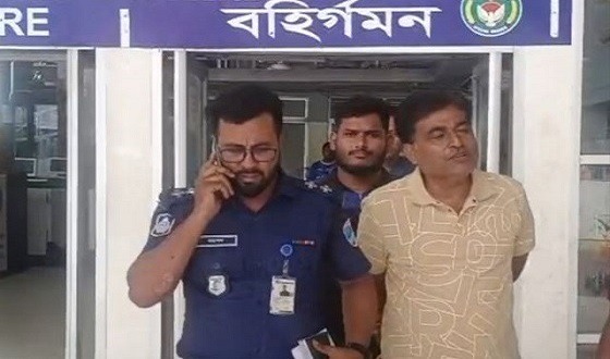 ভারতে যাওয়ার সময় বেনাপোলে আওয়ামী লীগ নেতা আটক