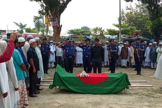 রাণীশংকৈলে রাষ্ট্রীয় মর্যাদায় বীর মুক্তিযোদ্ধার দাফন সম্পন্ন