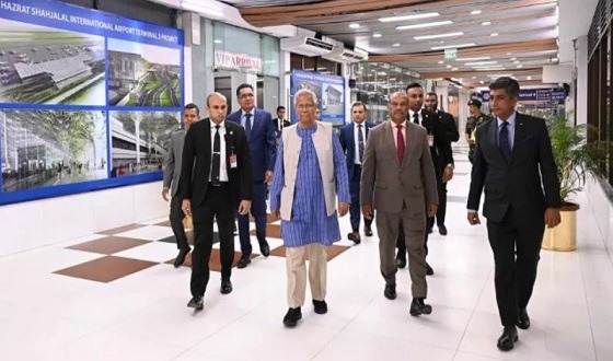 যুক্তরাজ্যের উদ্দেশে ঢাকা ছেড়েছেন প্রধান উপদেষ্টা