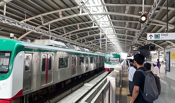 মেট্রোরেলে ভ্রমণের সময় মাস্ক পরার অনুরোধ