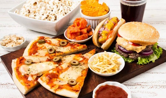 এই গরমে এড়িয়ে চলুন ভারী খাবার