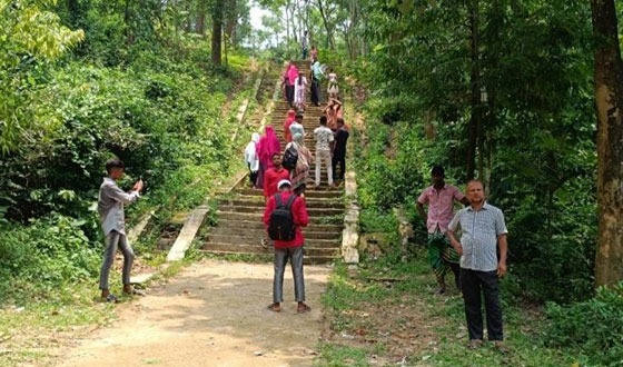 মধুটিলা ইকোপার্কে পর্যটকদের ভিড়