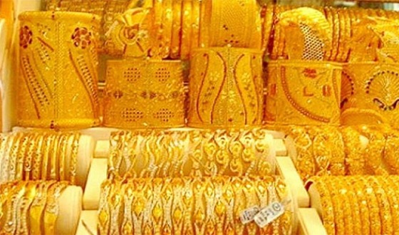 বিশ্ববাজারে আরও কমলো সোনার দাম