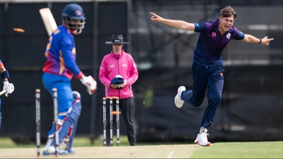 নাটকীয় ম্যাচে ২ রানে হার নেপালের