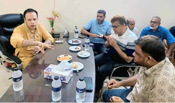 বিএনপি নেতার সাথে সেরেবাংলা কৃষি বিশ্ববিদ্যালয়ের উপাচার্যের মতবিনিময়