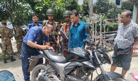 ফরিদগঞ্জে যৌথ বাহিনীর ভ্রাম্যমাণ চেকপোষ্ট, ৯৭ গাড়ি তল্লাশি