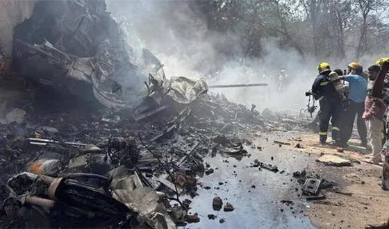 ভারতে বিমান বিধ্বস্ত: নিহত অন্তত ১৩৩