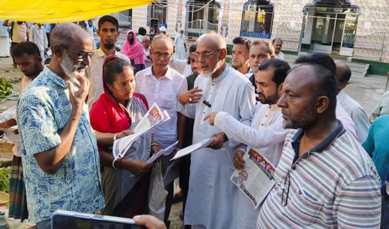 নাজিরপুরে বিএনপি’র ৩১ দফার লিফলেট বিতরন
