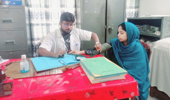 দৌলতপুরে ঈদের ছুটিতেও পরিবার  পরিকল্পনা  বিভাগের কার্যক্রম অভ্যাহত