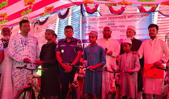 ভাঙ্গুড়ায় জামাতে নামাজ পড়ে পুরস্কার পেল ৪৫ শিশু-কিশোর