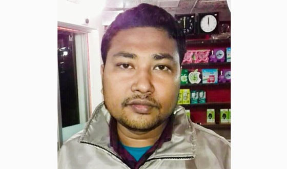 মান্দায় ফার্মাসিস্ট রুবেলের বিরুদ্ধে অনিয়মের অভিযোগ