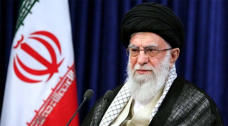 ইরান আত্মসমর্পণ করবে না: ট্রাম্পের হুমকির পাল্টা জবাবে খামেনি