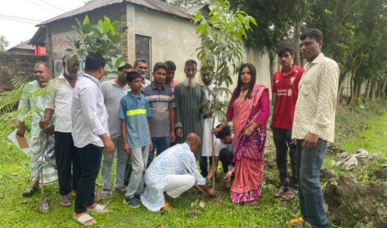 গফরগাঁওয়ে এইচএসসি পরীক্ষার্থীদের বিদায় সংবর্ধনা ও বৃক্ষরোপণ