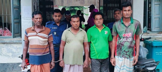 অজ্ঞাত এক বৃদ্ধের লাশ উদ্ধার: বাঘায় দুই মাদক ব্যবসায়ীসহ গ্রেফতার ৪