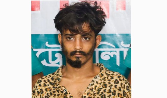 চট্টগ্রামে শীর্ষ সন্ত্রাসী মাসুম অস্ত্রসহ গ্রেফতার