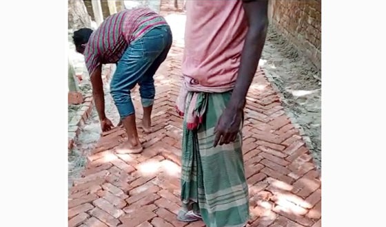 চরভদ্রাসনে সেই রাস্তা ভালো মানের ইট দিয়ে পূনঃনির্মান