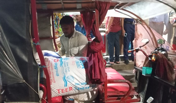 বরগুনায় ১৫ বস্তা জেলেদের চাল জব্দ