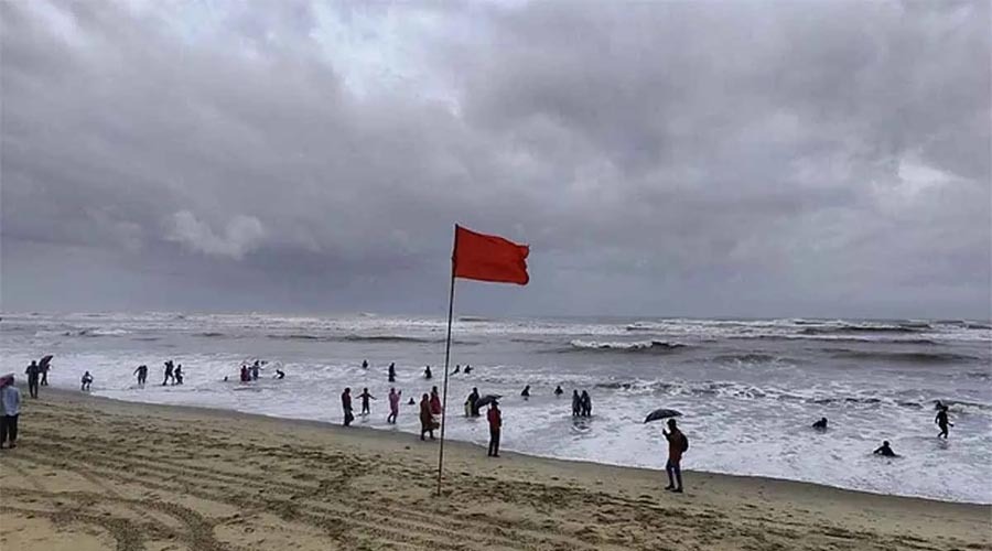 ঝড়ো হাওয়ার শঙ্কায় বন্দরে সতর্ক সংকেত, সাগরে লঘুচাপ
