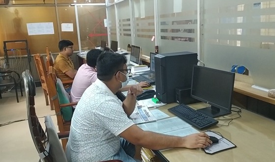 কমপ্লিট শাটডাউন প্রত্যাহার, হিলি বন্দরে আমদানি রফতানি শুরু