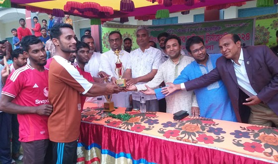 বাঘায় প্রাইজমানি ফুটবল টুর্নামেন্টের ফাইনাল অনুষ্ঠিত