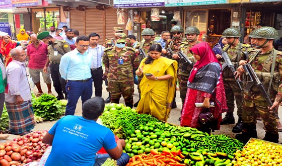 নড়াইলে বাজার মনিটরিংয়ে ৩ ব্যবসায়ীকে জরিমানা