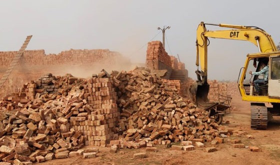 শেরপুরে অবৈধ দুই ইটভাটার জরিমানা ও চিমনি ধ্বংস