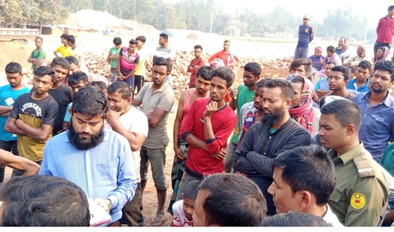 বিরলে ইট ভাটায় ভ্রাম্যামান আদালতের অভিযান