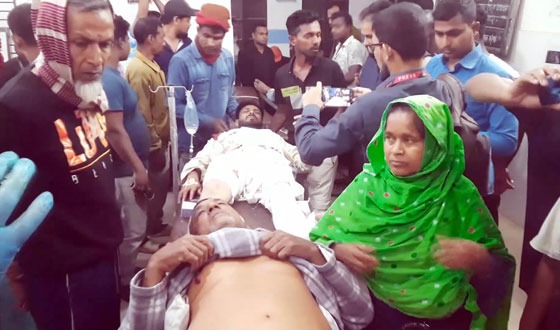 নড়াইলে বিএনপি অফিসে তিনটি বোমা হামলা, আহত ৩