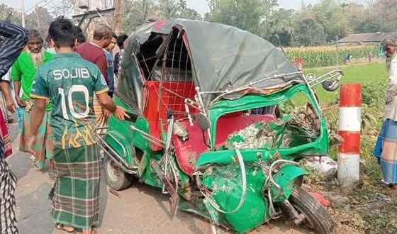 ময়মনসিংহে ট্রাক-অটোরিকশার সংঘর্ষের নিহত ৩