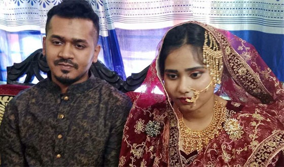 শহীদ সেলিমের স্ত্রী-কন্যার পাশে জেলা প্রশাসক ও রাজনৈতিক নেতৃবৃন্দ