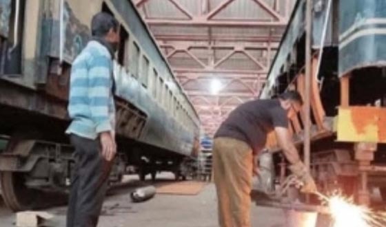 ঈদে সৈয়দপুর রেলওয়ে কারখানায় তৈরি হচ্ছে  ১২০ কোচ