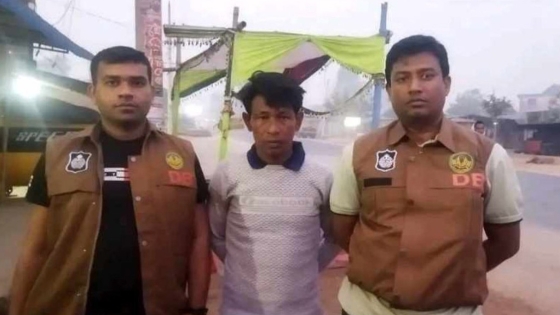 রাজশাহীতে ছাত্রীর সামনে অশোভন  আচরণ, অভিযুক্ত ব্যক্তি গ্রেপ্তার