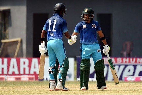 ২৬ বলে এনামুলের অর্ধশতক