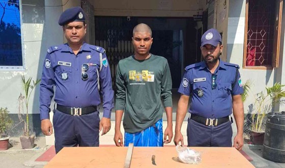 কালিগঞ্জে যুবককে হত্যাচেষ্টায় ব্যবহৃত ছুরি উদ্ধার