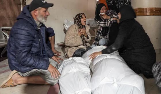 গাজায় ইসরায়েলি বিমান হামলায় নিহতের সংখ্যা ৩৩০, বেশিরভাগ নারী ও শিশু