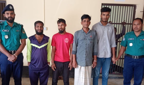 রংপুরে জমি দখলের চেষ্টায় বাড়ি ভাঙচুর: গ্রেফতার ৪