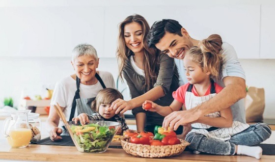 ছুটির দিনগুলো কাটান সন্তানের সঙ্গে