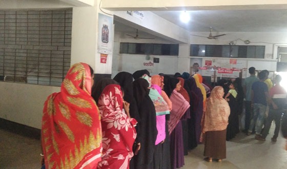 বাজিতপুর উপজেলার স্বাস্থ্য কমপ্লেক্সে রোগী আছে ডাক্তার নেই