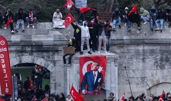 তুরস্কজুড়ে বিক্ষোভের আগুন, চাপে প্রেসিডেন্ট এরদোয়ান