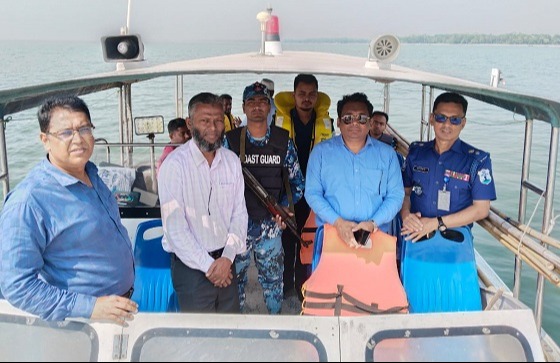 চাঁদপুরে ঈদ উপলক্ষে নৌপথে নিরাপদ যাতায়াতে নৌ পুলিশের সচেতনতামূলক কার্যক্রম