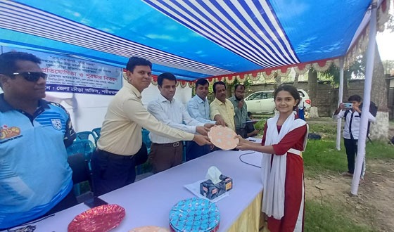 শরীয়তপুরে সাঁতার প্রতিযোগিতা অনুষ্ঠিত