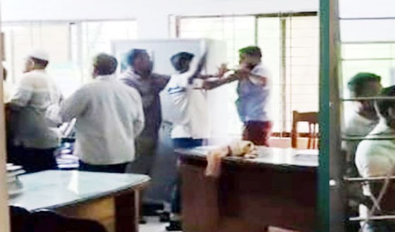 ইউএনও’র কার্যালয়ে নিরাপত্তার অভাব, একের পর এক হামলা