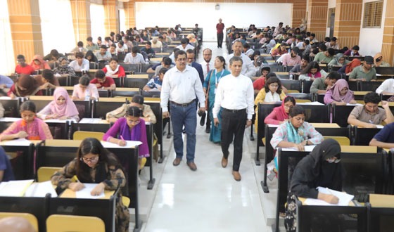 যবিপ্রবিতে গুচ্ছ পদ্ধতির ‘এ’ ইউনিটের ভর্তি পরীক্ষা অনুষ্ঠিত