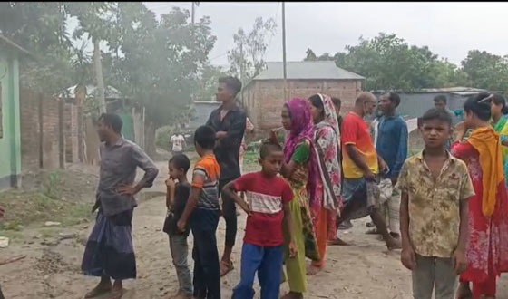 ধর্ষণচেষ্টা মামলার আসামী বাদীর বাড়ীতে হামলা-অগ্নিসংযোগ